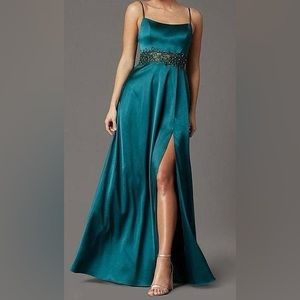NEW Macy’s Green Prom Dress